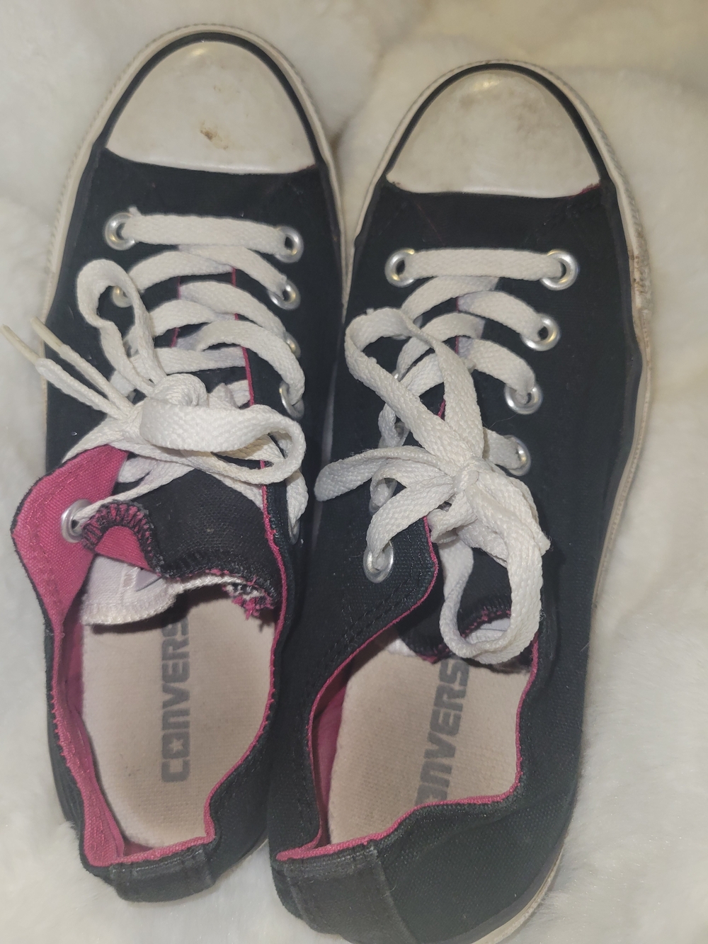 Converse Women's Black Low-Top Canvas Sneakers with Pink Trim